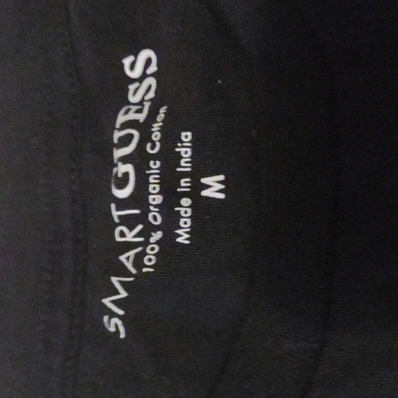 🟡 Smart Guess | Black T Shirt - Picture 2 of 3